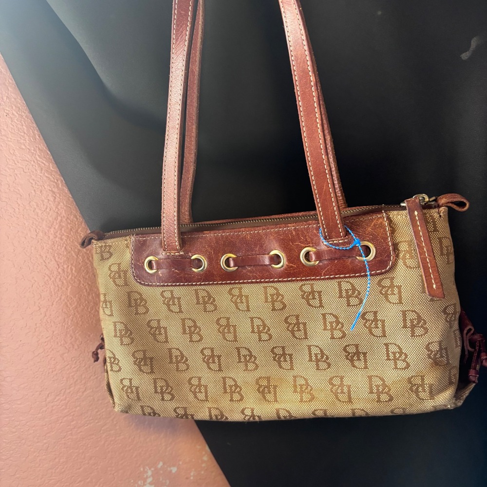 Vtg Dooney & Bourke Monogram Canvas Leather Trim Shoulder Bag Tan Brown Y2K Tote - Picture 2 of 12